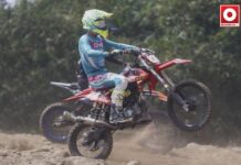 Bertarung Ketat Feat Lantian Juan Dan Rizky HK, Mamo SS Juara Moto 1 Bebek Modif Open Kapiten Rizqy Motorsport Grasstrack Klaten