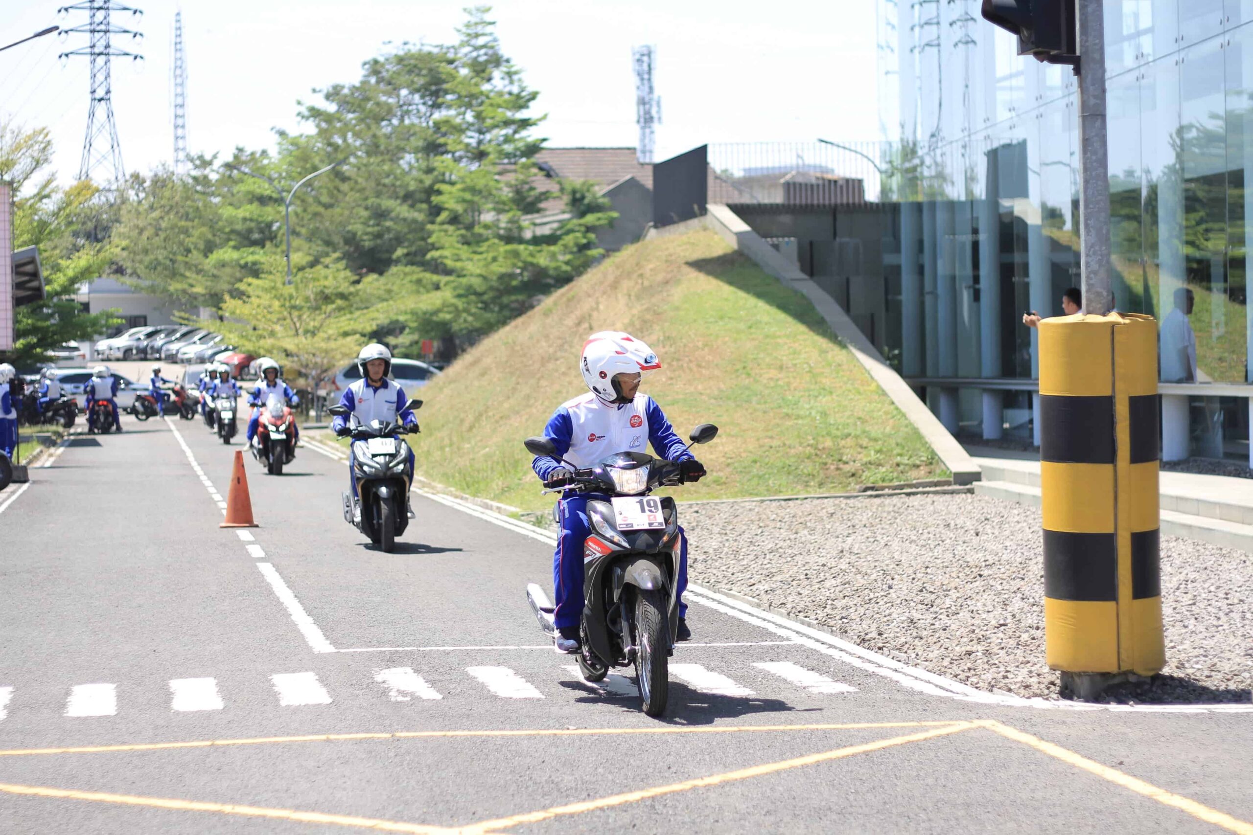 Menjaga Kenyamanan dan Keamanan Berkendara dengan Teknik dan Postur yang Tepat