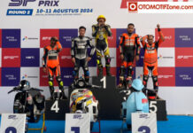 Super Pole di Semua Kelas Utama, Pembalap Scooter Prix Persiapkan Dengan Matang Motornya!!