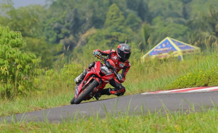 Semangat Satu Hati Andra Setya Ismaya dengan Honda Supra GTR Antarkan Podium di Final Kejurnas MotoPrix Tasikmalaya