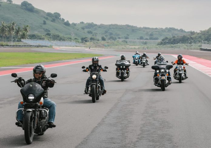 Komunitas Harley Davidson Vessel 99 dan ISHD (Ikatan Sport Harley Davidson) kunjungi Mandalika Circuit