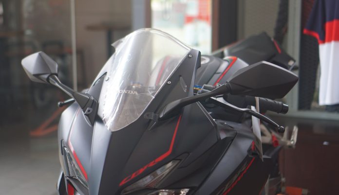Windshield Motor Bukan Hanya Gaya Tapi Juga Perlindungan Simak Cara Merawatnya