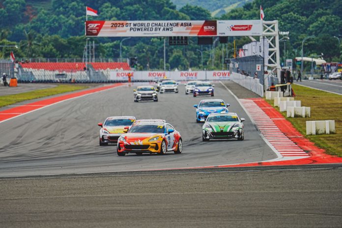 Fitra Eri dari Bumidia Racing Menjuarai Race 1 Subaru BRZ Super Series di Pertamina Mandalika International Circuit