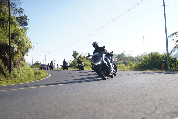 Aman dan Nyaman Touring, Ini 7 Perlengkapan Wajib Pengendara Motor