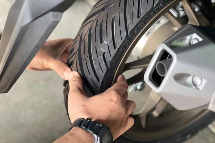 Cek Tekanan Ban, Tips Penting untuk Keselamatan Berkendara