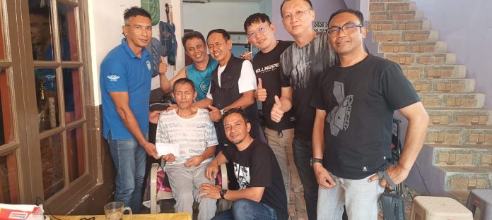 Ex-Riders Serahkan Dana Kebersamaan untuk Beni Baonk Nursandi