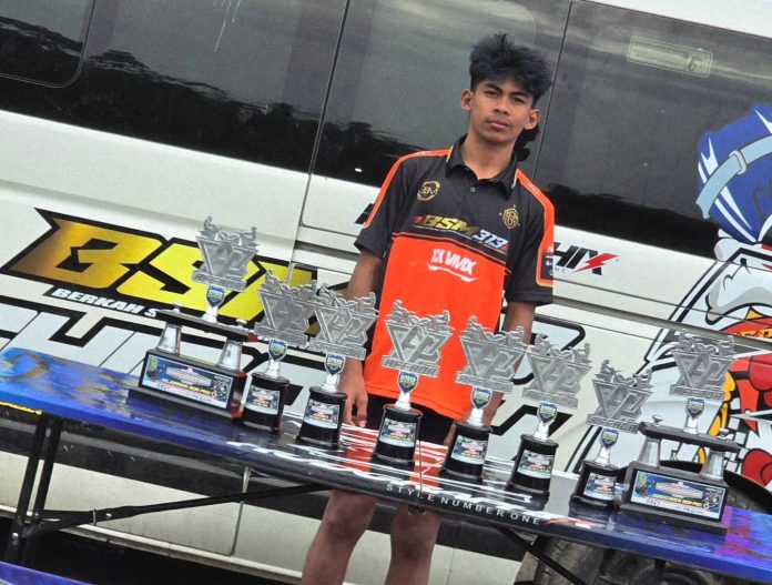 M. Athar Alghifari Sabet Juara Nasional Grasstrack Pemula
