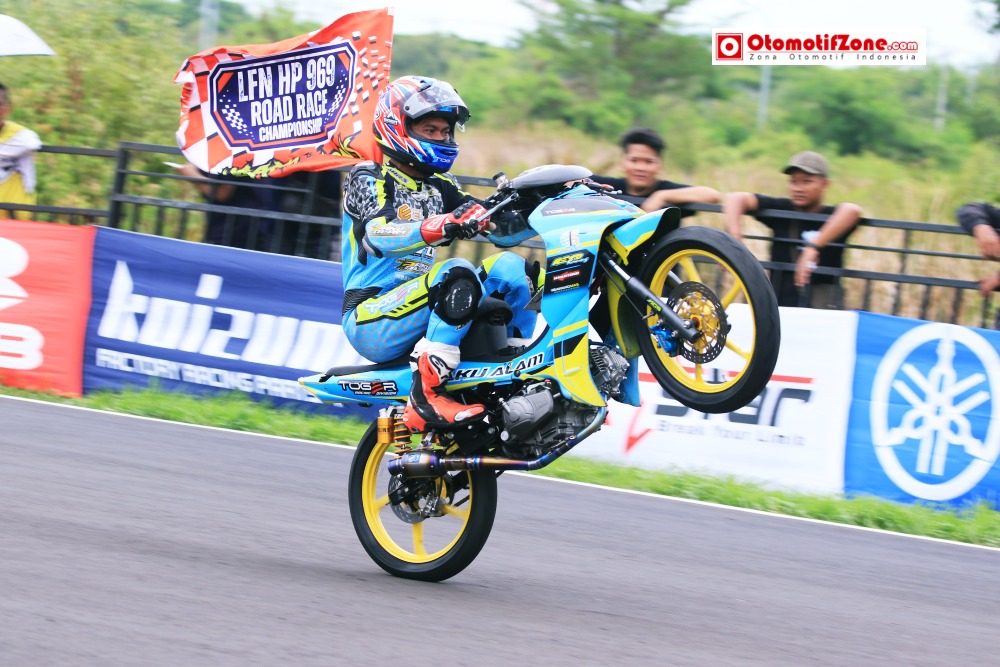 Final LFN Surabaya: Penuh Drama! Rio Adrianto Lolos dari Crash Besar ...