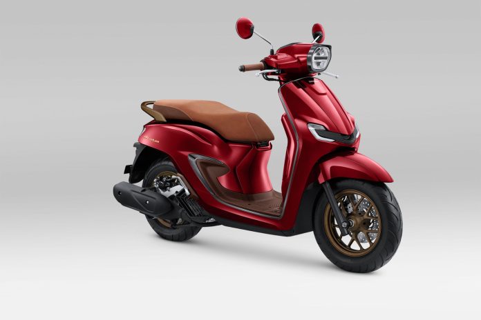 Honda Stylo 160 - Special Burgundy Honda Stylo 160 Hadir dengan Warna Spesial