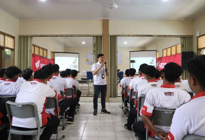 Astra Honda Berbagi Ilmu Dorong Peningkatan Kompetensi Siswa (1) Astra Honda Berbagi Ilmu Dorong Peningkatan Kompetensi Siswa