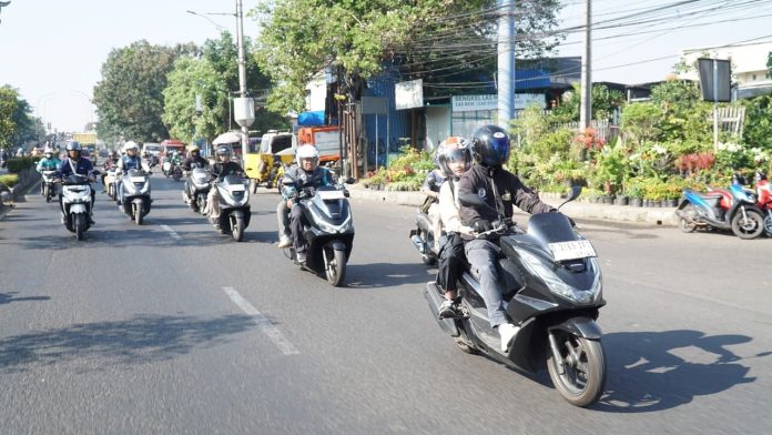 Simak Tips Aman Membonceng Anak dengan Sepeda Motor Simak Tips Aman Membonceng Anak dengan Sepeda Motor
